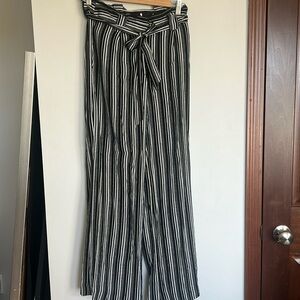 Express wide leg, high-rise comfortable fit size 6S